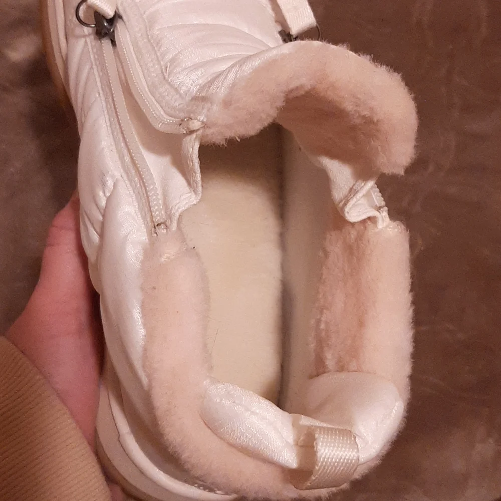 UGG *NEW* front zip winter boots - Picture 9 of 9